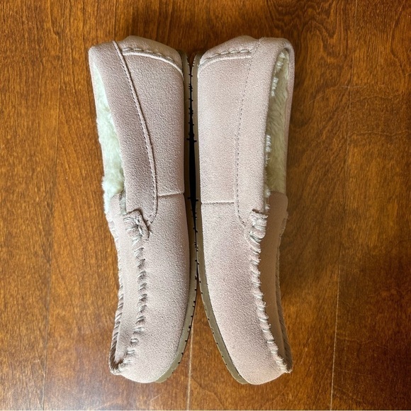 Lands’ End Cabincore Suede Moccasin Slippers, Washed Pink, Faux Fur Lined Size 6 - Picture 4 of 15